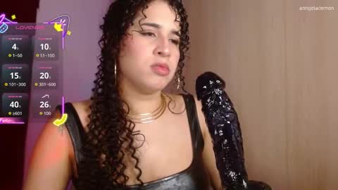 ANGEL  independent model  online show from 09/30/25, 04:17