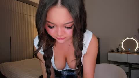Annie online show from 06/07/26, 02:43