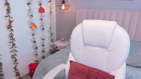 annya online show from 12/16/24, 07:37