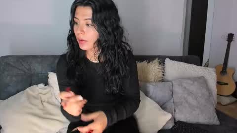 Snapshot of annibigass4daddy chatting on 03/01/26, 02:35 Creamy online show from 03/01/26, 02:35