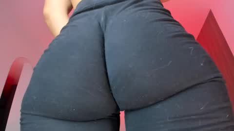 Snapshot of annibigass4daddy chatting on 03/26/26, 10:21 Creamy online show from 03/26/26, 10:21
