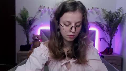 Anni online show from 07/20/26, 10:39