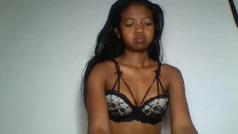 Snapshot of annica86 chatting on 04/25/26, 04:37 annica86 online show from 04/25/26, 04:37