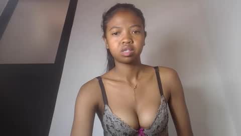 Snapshot of annica86 chatting on 06/06/26, 04:39 annica86 online show from 06/06/26, 04:39