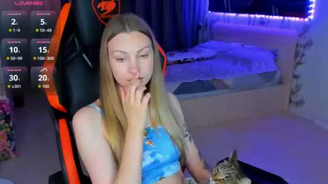 Annie online show from 07/28/26, 10:31