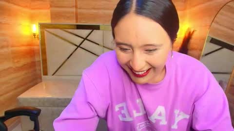 annie__r online show from 10/04/25, 07:56