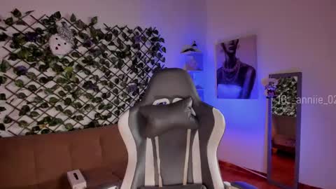 annie_barozzi online show from 12/13/24, 03:00