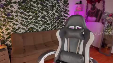 annie_barozzi online show from 12/27/24, 02:22