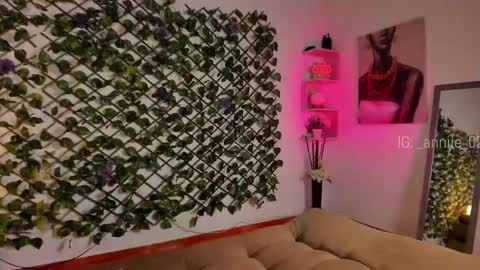 annie_barozzi online show from 01/11/25, 04:36