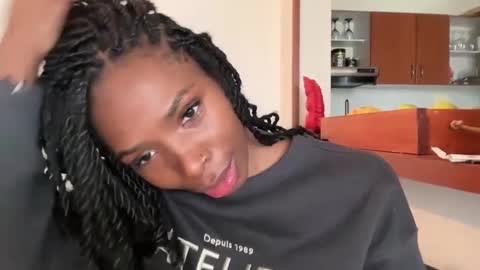 Snapshot of annie_bo chatting on 02/03/25, 08:24 Independent model online show from 02/03/25, 08:24