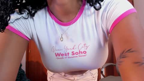 Snapshot of annie_bo chatting on 02/06/25, 02:55 Independent model online show from 02/06/25, 02:55