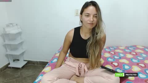 annie cherry independent model online show from 12/27/24, 10:12