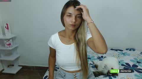 annie cherry independent model online show from 01/19/25, 05:58