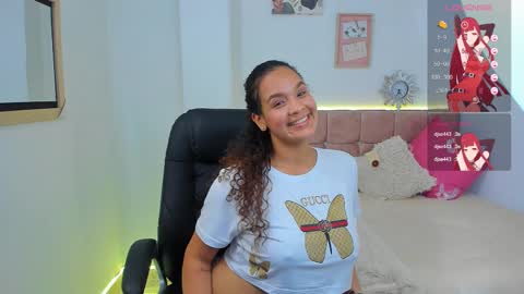 Snapshot of annie_collen chatting on 02/12/25, 08:50 Anna online show from 02/12/25, 08:50