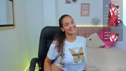 Snapshot of annie_collen chatting on 02/21/25, 07:21 Anna online show from 02/21/25, 07:21