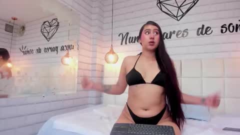 Snapshot of annie_cute18 chatting on 11/05/25, 06:30 annie_cute18 online show from 11/05/25, 06:30