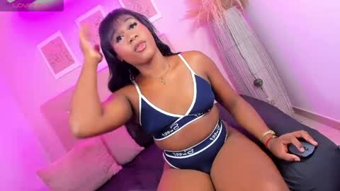 annie_dolce_ online show from 05/30/26, 09:45