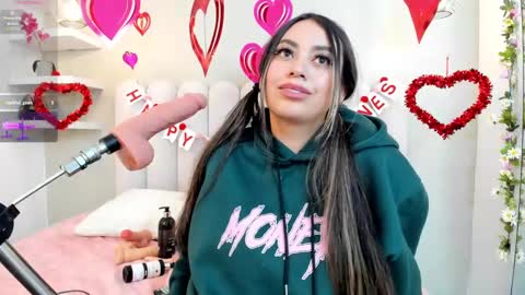   online show from 02/12/25, 03:29