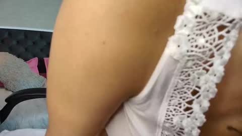 Annie lii online show from 09/30/25, 02:22