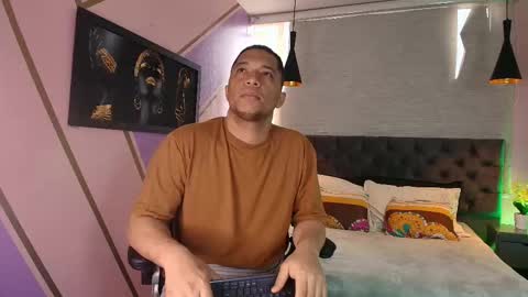 Annie lii online show from 11/30/25, 01:04