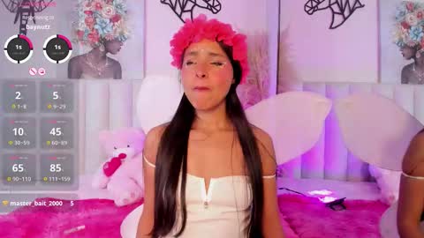 Snapshot of annie_lought chatting on 10/31/25, 02:29 online show from 10/31/25, 02:29