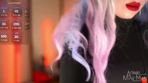 Annie May   online show from 10/17/25, 02:30