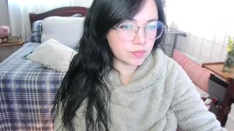 LAURA - A n n i e  S w a n online show from 01/15/25, 04:11