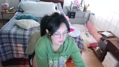 LAURA - A n n i e  S w a n online show from 01/21/25, 04:05