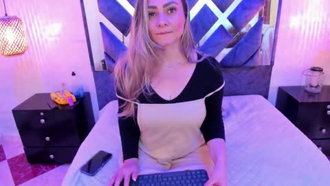 annie_vega17 online show from 03/13/26, 01:29