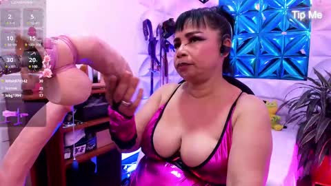 annie online show from 02/26/25, 05:42