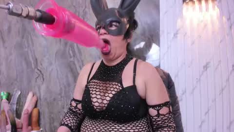 annie_wigg_ online show from 09/11/25, 03:28