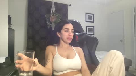 Snapshot of annie_xxx111 chatting on 01/12/25, 12:49 annie_xxx111 online show from 01/12/25, 12:49