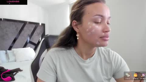 Annie and Stefan online show from 11/21/25, 03:22