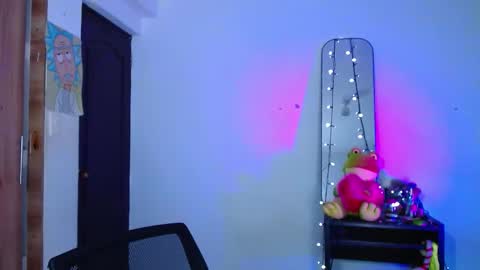 AnnieBlu3 online show from 10/27/25, 09:46