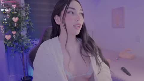 Cassandra online show from 06/19/26, 06:29