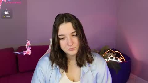 Snapshot of anniedodge chatting on 10/25/25, 01:13 Annie online show from 10/25/25, 01:13