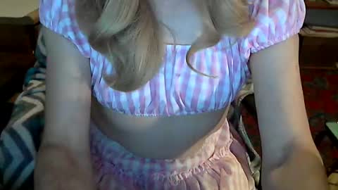 Snapshot of anniegurl chatting on 01/26/25, 10:12 anniegurl online show from 01/26/25, 10:12