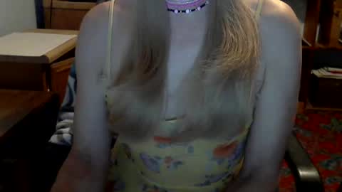 Snapshot of anniegurl chatting on 03/02/25, 09:53 anniegurl online show from 03/02/25, 09:53
