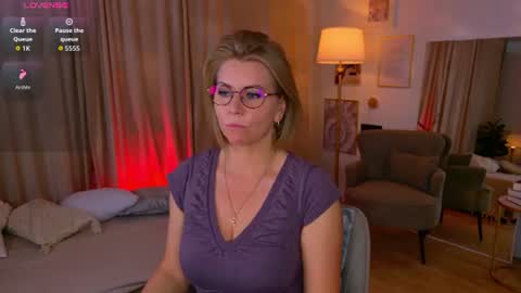 Annie online show from 06/12/26, 08:46