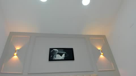 Annie online show from 12/31/24, 10:58