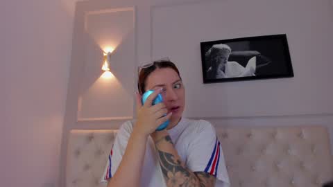 Annie online show from 01/29/25, 11:20