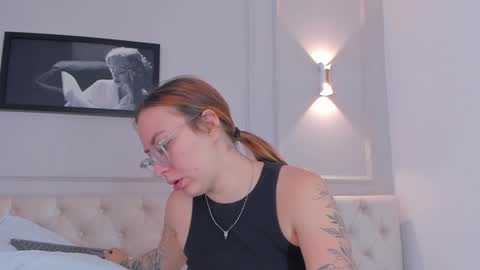 Annie online show from 02/02/25, 01:30