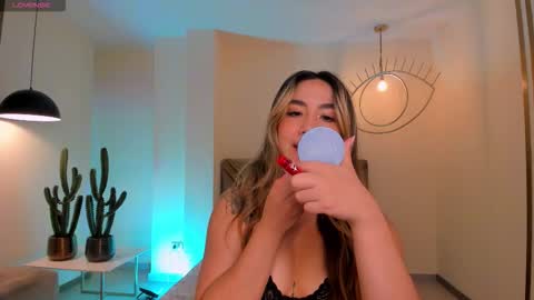 Annie Monroe online show from 12/05/25, 11:41