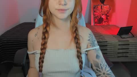 Annie online show from 02/18/26, 01:56
