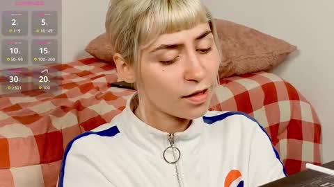 annietinky online show from 09/22/25, 02:24