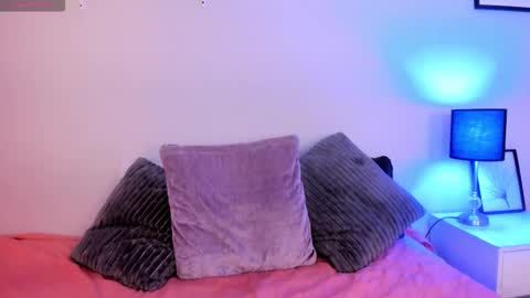 Annie online show from 10/08/25, 12:03