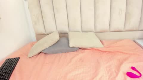 Snapshot of anniie_queen chatting on 10/09/25, 02:53 Annie Queen online show from 10/09/25, 02:53