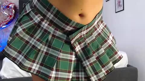Anniieleonhart online show from 02/11/25, 10:50