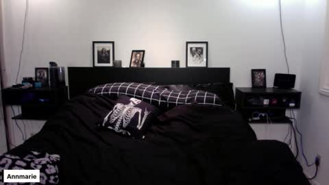 Snapshot of annmarieferrara chatting on 10/31/25, 02:45 Ann online show from 10/31/25, 02:45