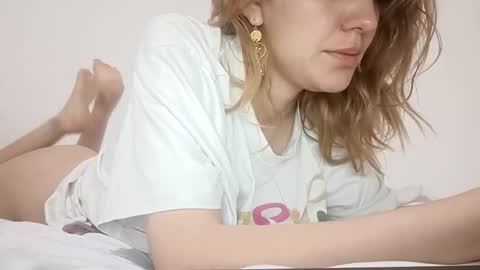 Snapshot of annrousse chatting on 09/14/25, 02:44 annrousse online show from 09/14/25, 02:44